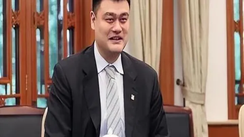 中国男篮备战2025亚洲杯，勇夺佳绩